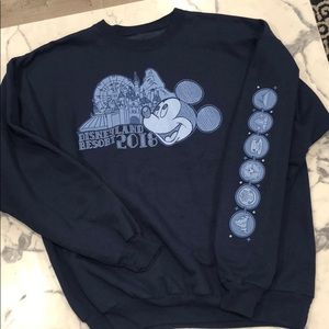 Disney Disneyland resorts crewneck!! Sz XL 🔥
